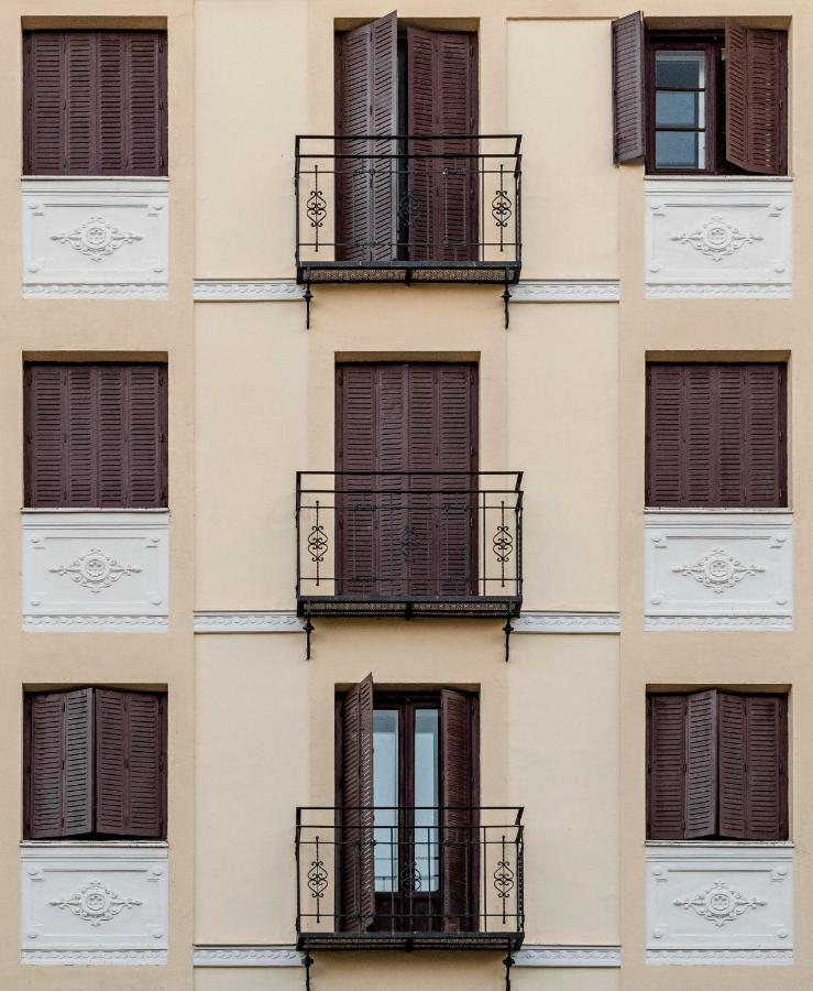 Bob W Arte Aparthotel Madrid Bagian luar foto
