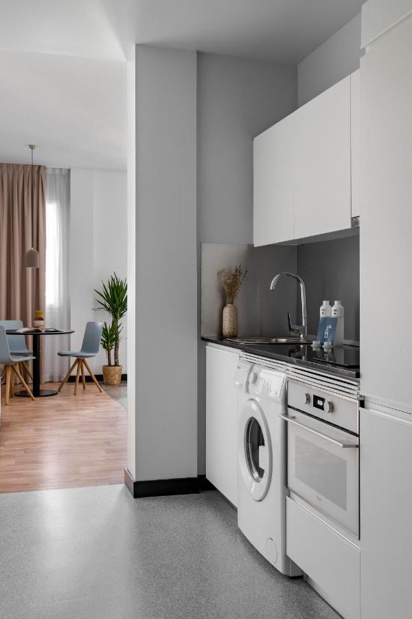 Bob W Arte Aparthotel Madrid Bagian luar foto